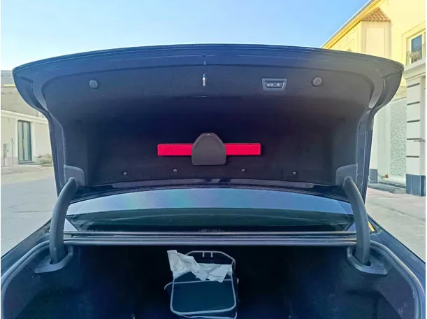 Car image 32