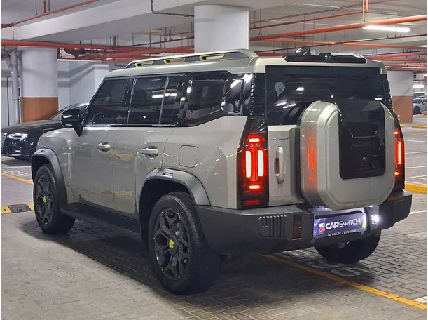 Car image 10
