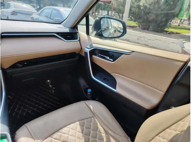 Car image 33