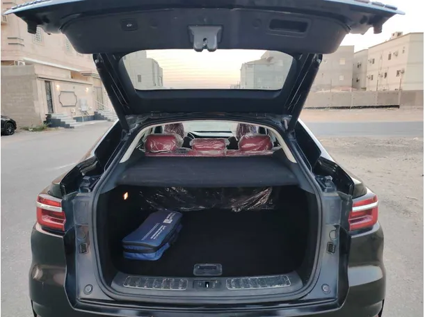 Car image 24