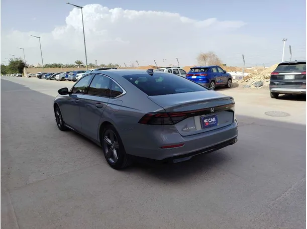 Car image 7