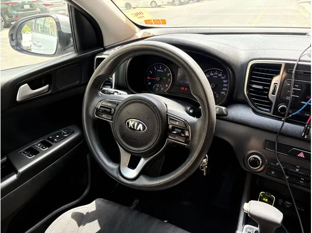 Car image 26