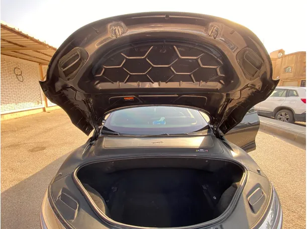 Car image 26