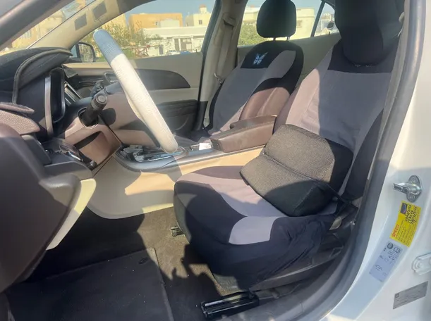 Car image 12