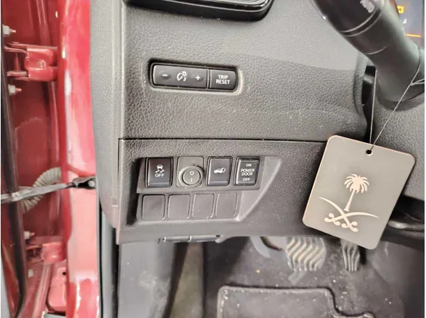 Car image 37