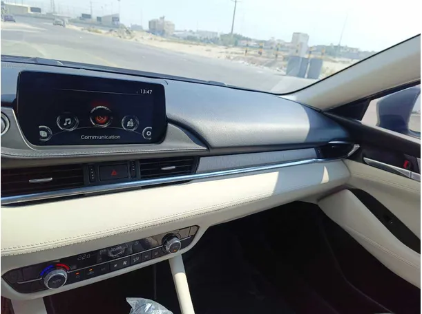 Car image 26