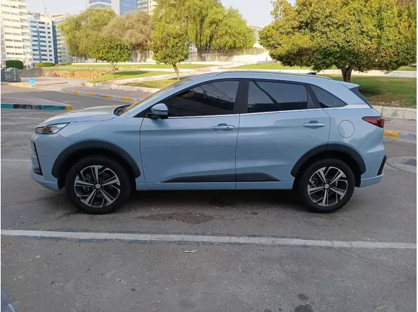 Car image 8