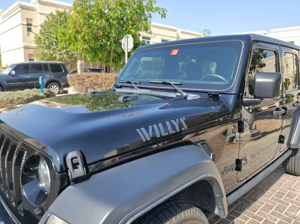 Car image 10