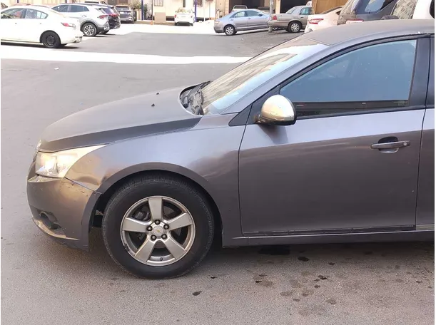 Car image 9