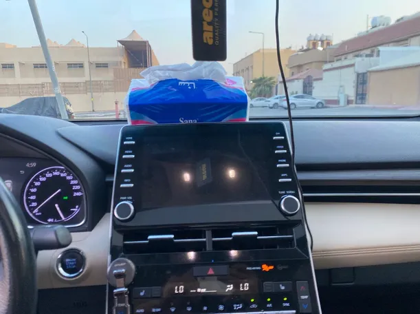 Car image 16