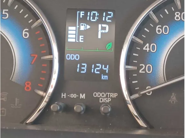 Car image 18