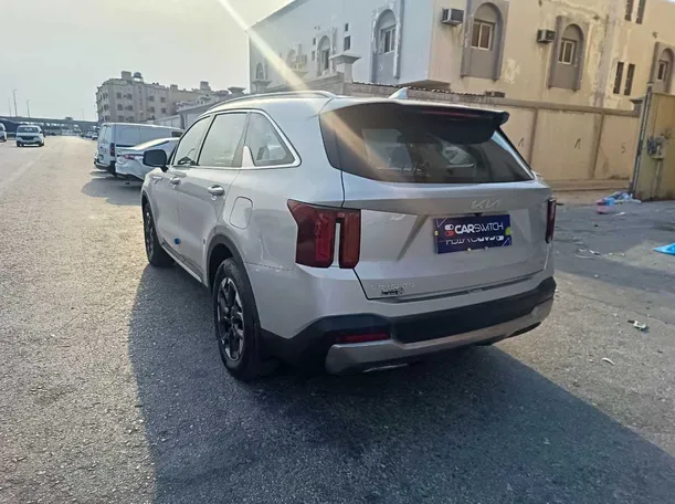 Car image 7