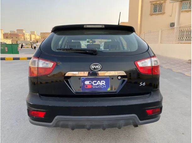 Car image 6