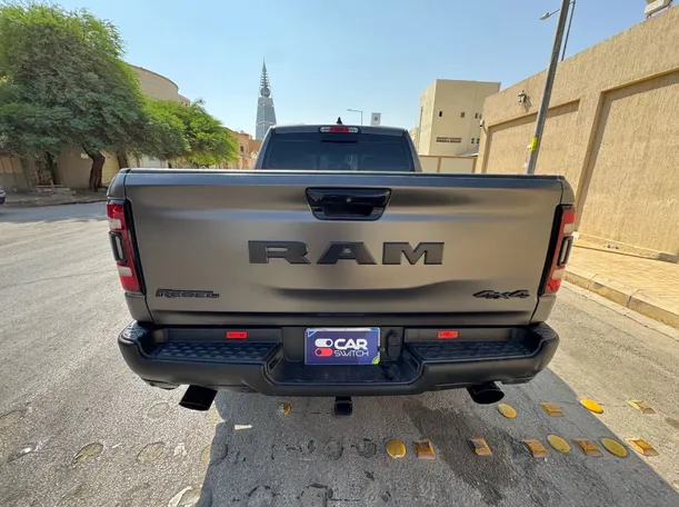 Car image 6