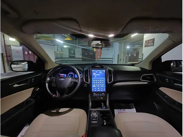 Car image 15
