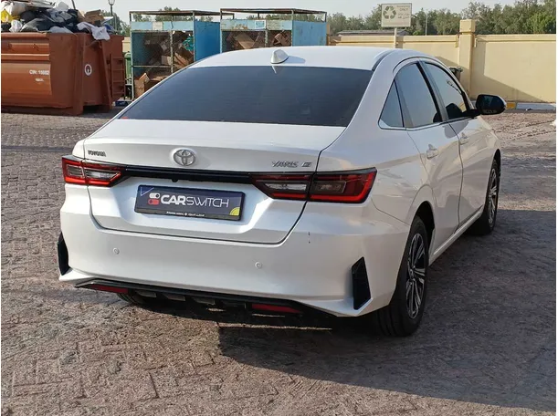 Car image 5