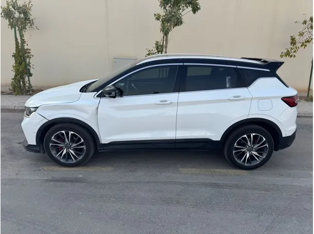 Car image 8