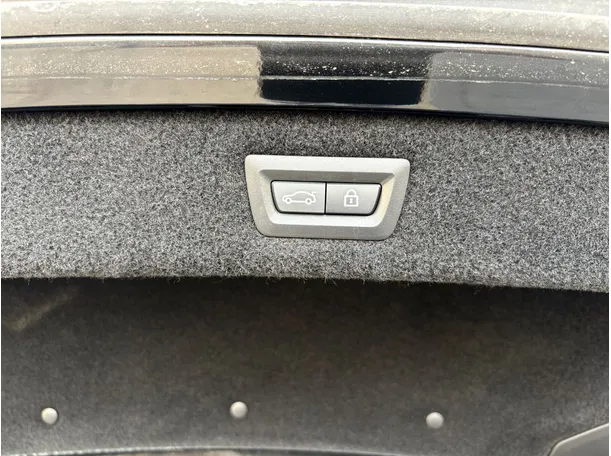 Car image 34