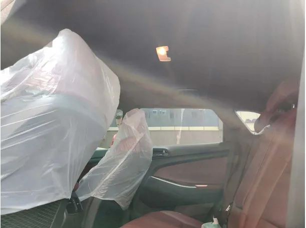 Car image 20