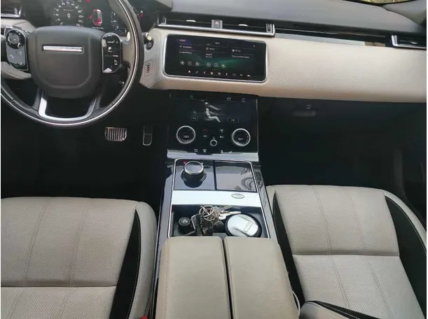 Car image 26