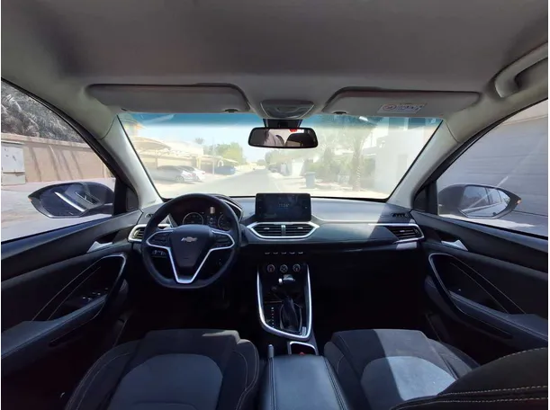 Car image 18