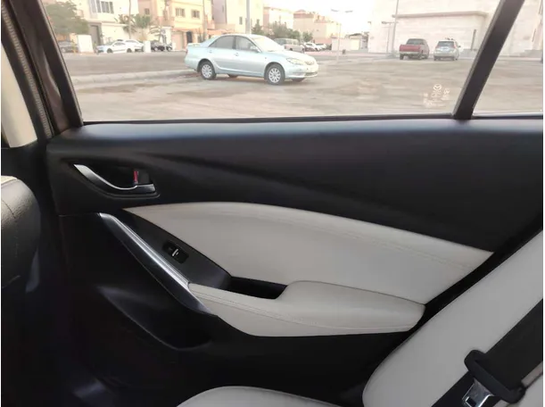 Car image 37