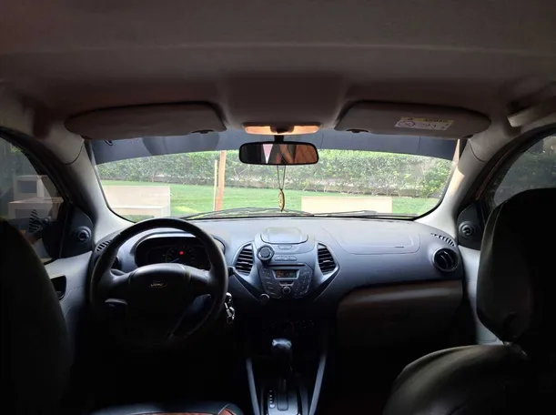 Car image 14