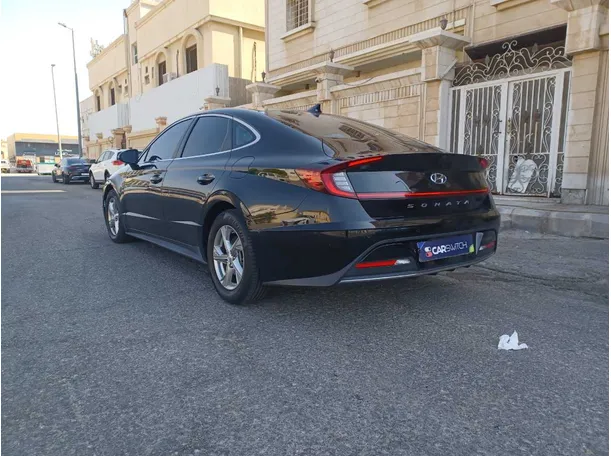 Car image 7