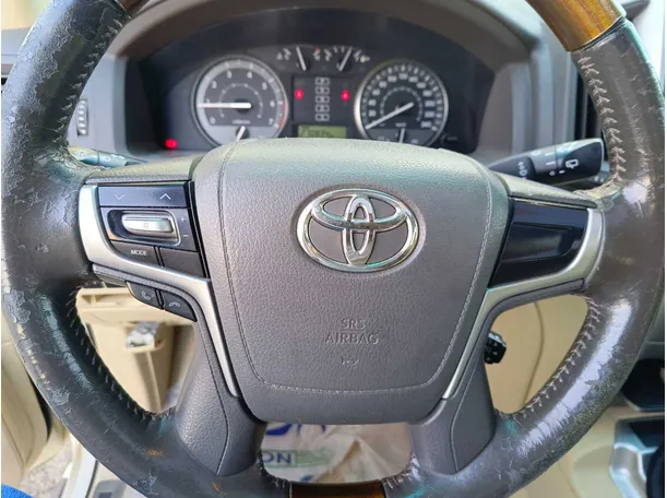 Car image 25