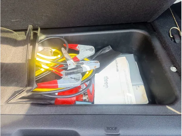 Car image 26