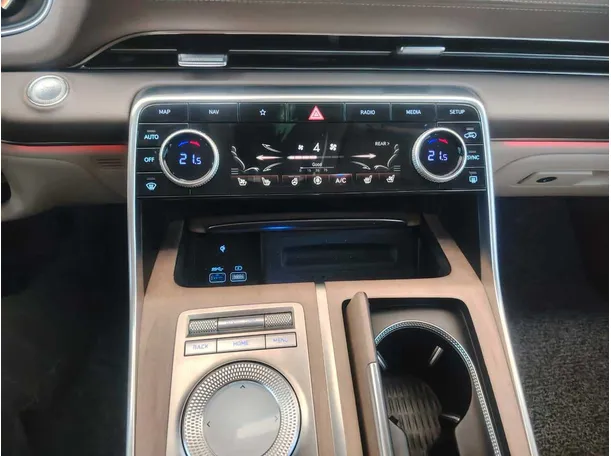 Car image 24