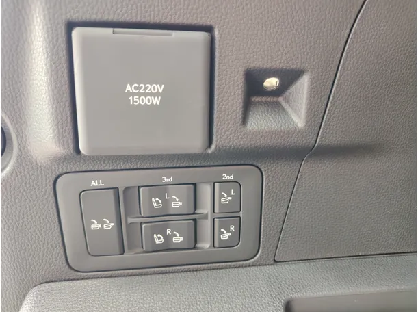 Car image 31