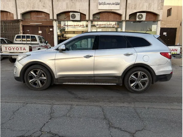 Car image 8