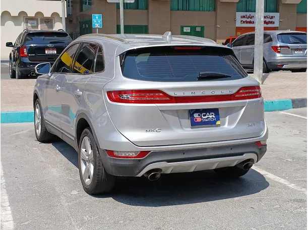 Car image 7