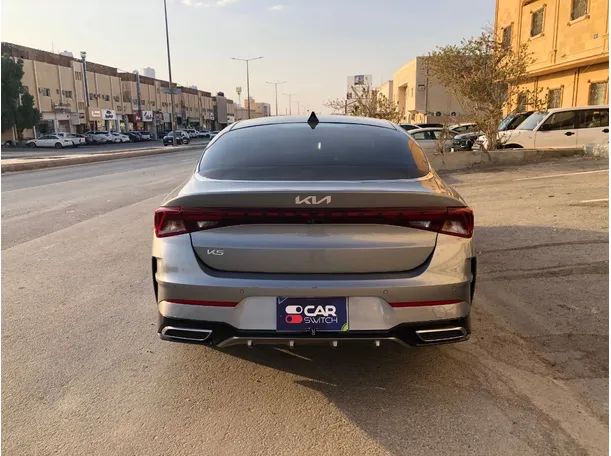 Car image 6