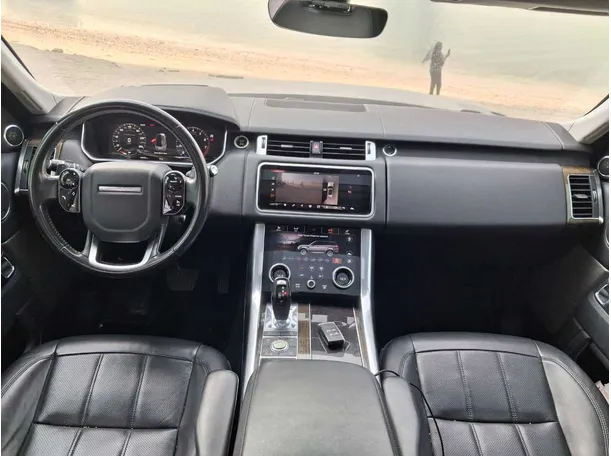 Car image 16