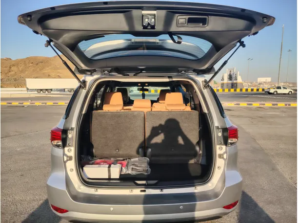 Car image 23