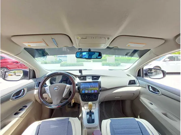 Car image 14