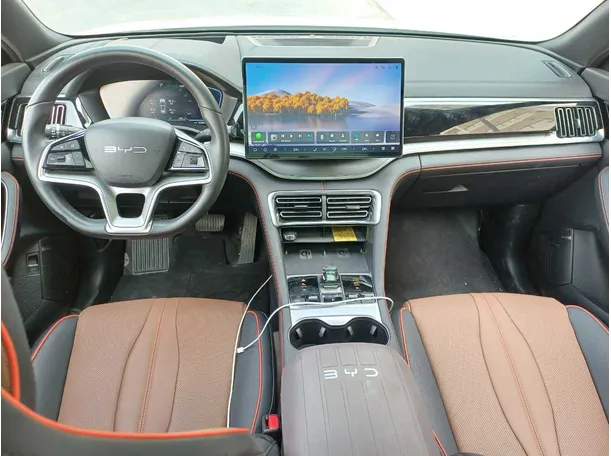 Car image 16