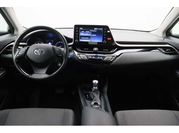 Car image 14