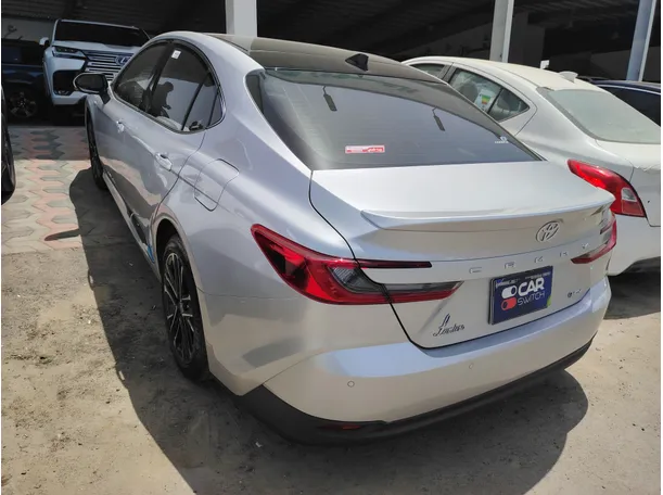 Car image 7