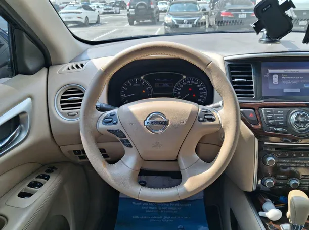 Car image 18