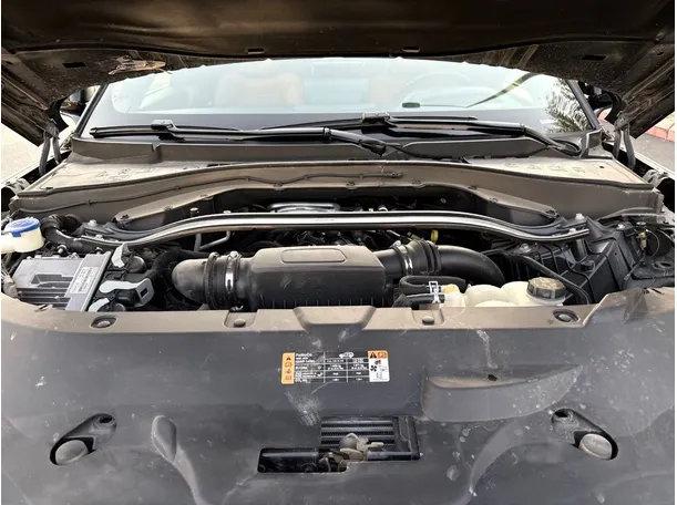 Car image 35