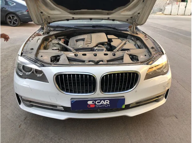 Car image 23