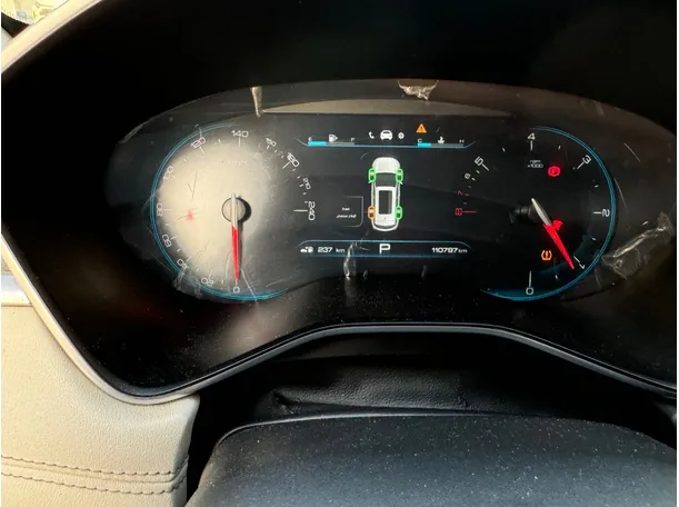 Car image 19