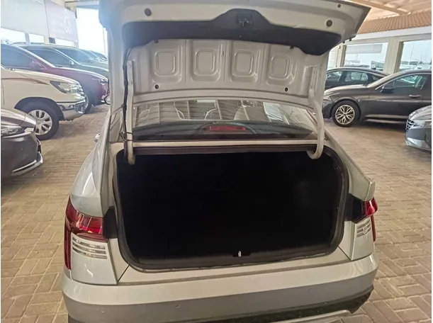 Car image 25