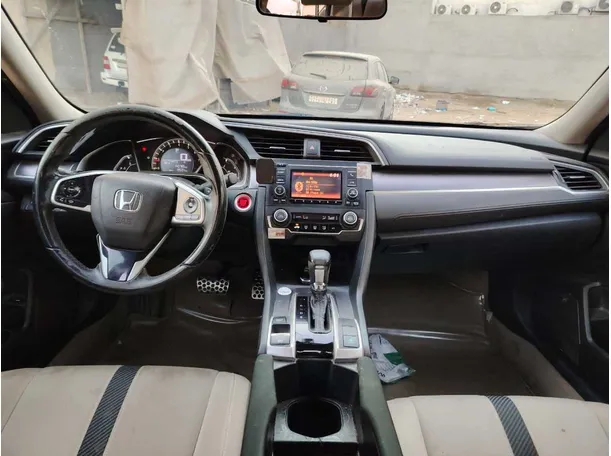 Car image 21