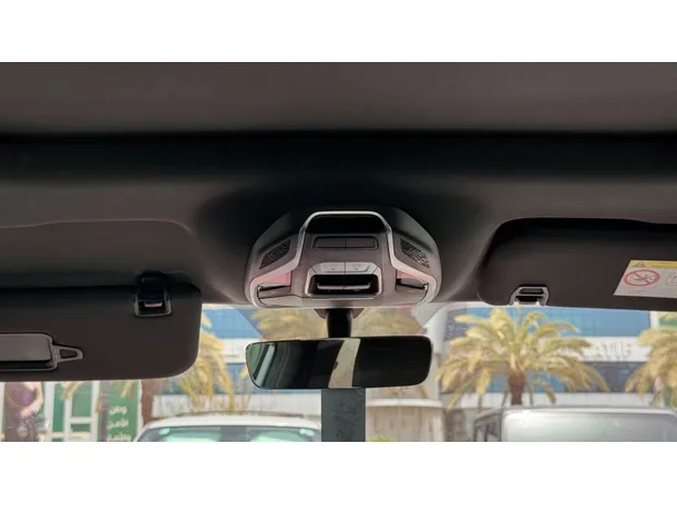 Car image 25