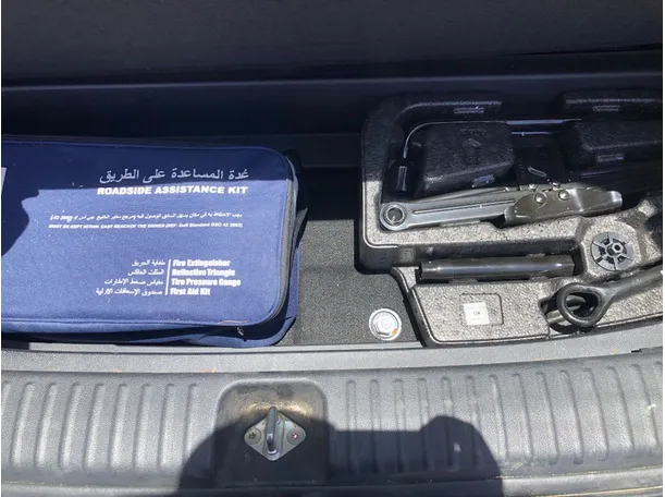 Car image 23