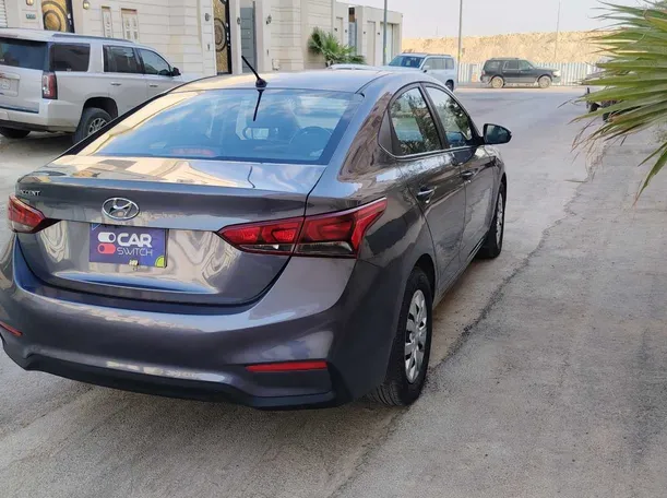 Car image 5